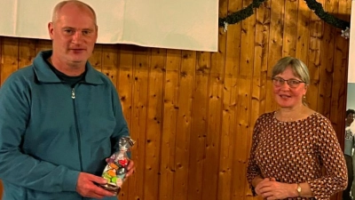 Thomas Döhler (links) vom VdK informierte auf Einladung der Frauen-Union Wiesau. Rechts FU-Vorsitzende Rita Korb. (Bild: Christoph Korb/exb)