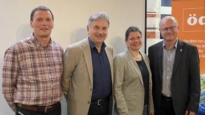 Zeno Bäumler, Alfred Damm, Agnes Becker, Norbert Schäffer (von links).  (Bild: Heinz Haushofer)