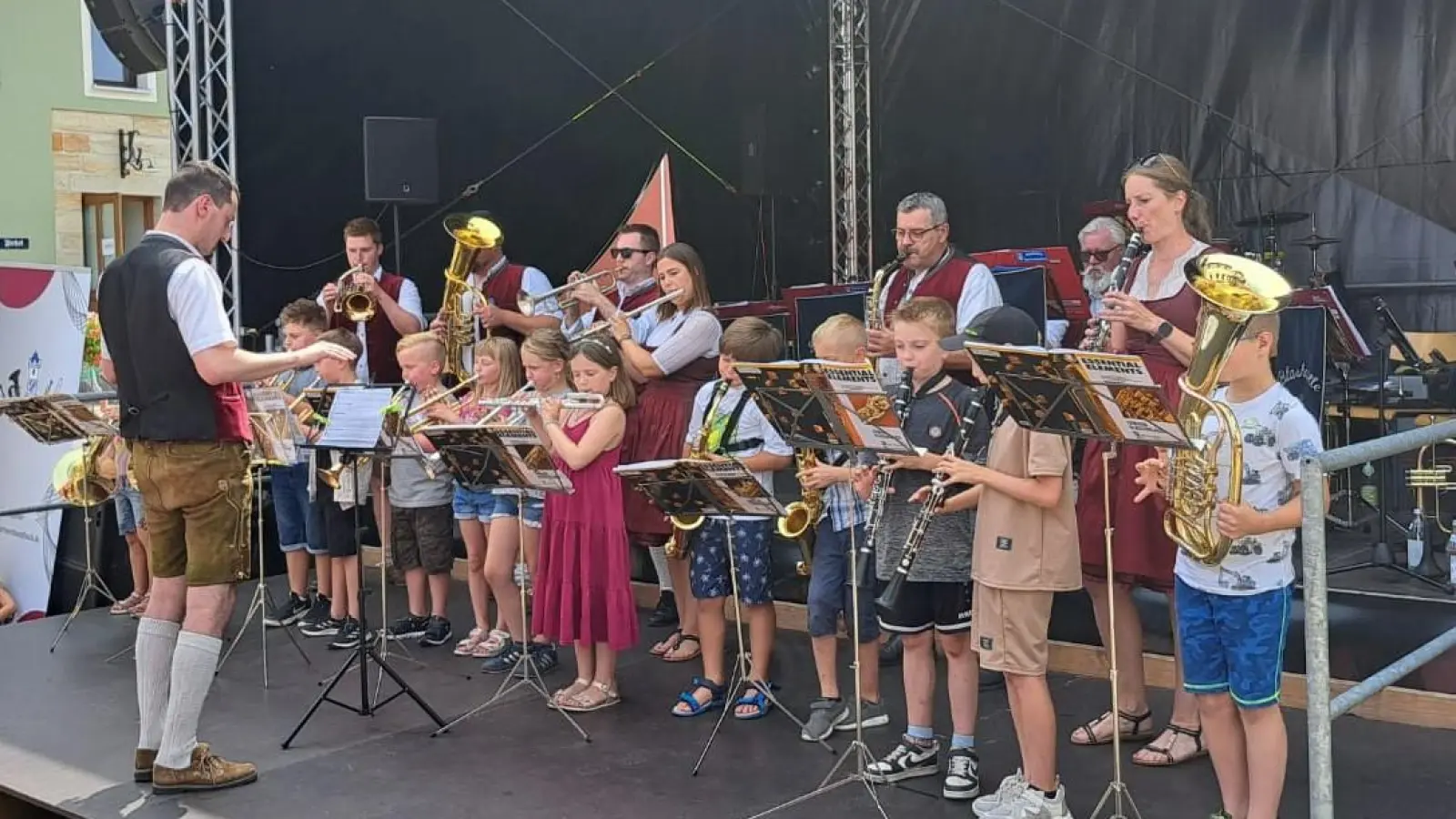 Bläserklasse zeigt ihr Können auf dem Bürgerfest (Bild: Evelyn Schreg)