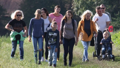 Zahlreiche Familien nahmen am Familienwandertag am 22. September 2024 teil.  (Bild: Norbert Neid)