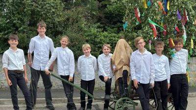 Tobias Horst, Johannes Horst, Noah Messer, Raphael Schneider, Jonathan Schneider, Pfingstlümmel, Paul Greß, Manuel Hassler, Valentin Höcherl  (Bild: Saskia RamHöcherl)