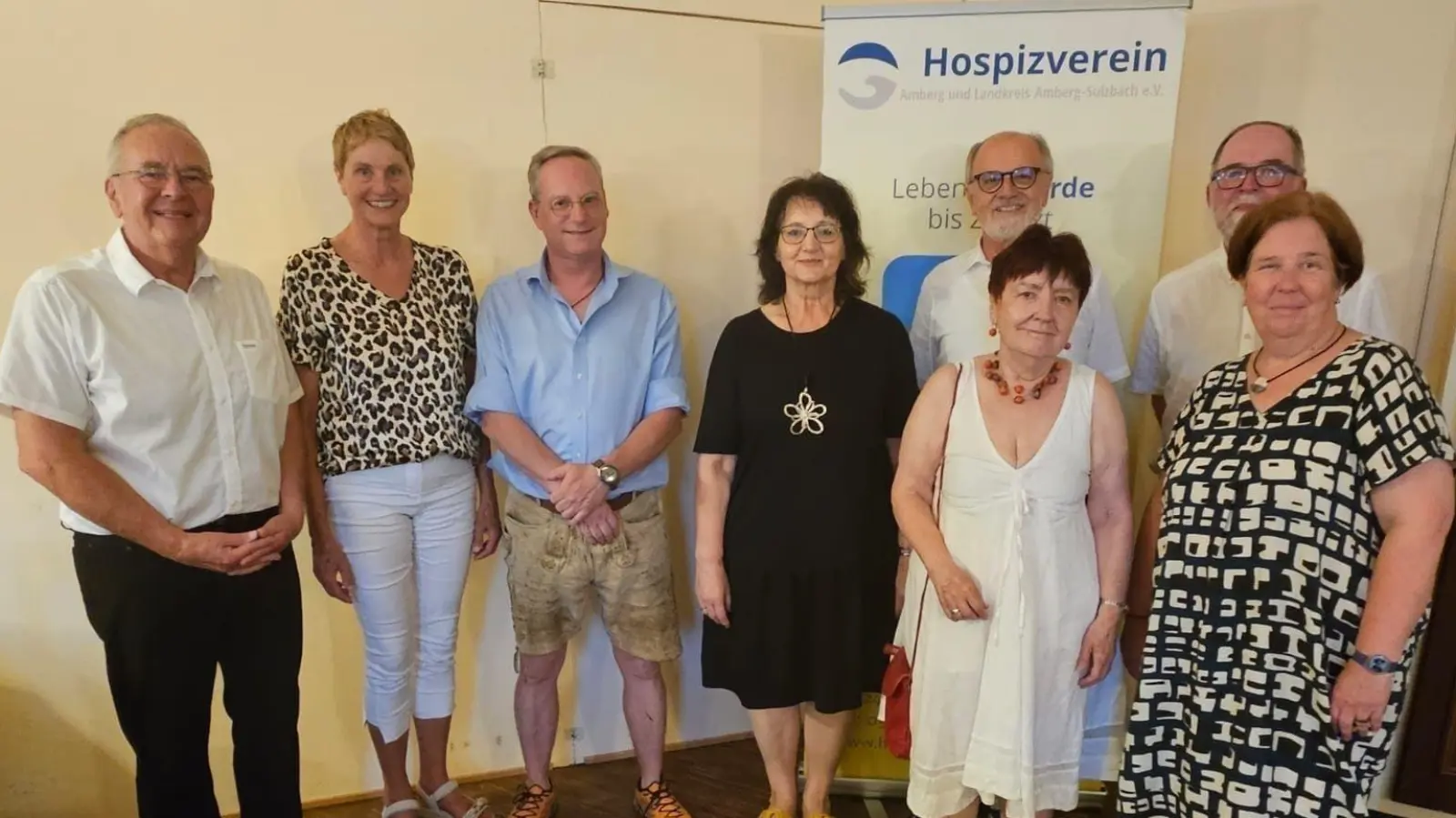 v.l. Vorsitzender Georg Franz Fröhler, stellvertretende Vorsitzende Monika Breuning, Beisitzer Claudius Rothbauer, Schatzmeisterin Elisabeth Dürbeck, Schriftführer Johann Schmalzl, stellvertretende Vorsitzende Evi Bauer-König, Beisitzer Peter Bublitz, Beisitzer Roswitha Graßler. (Bild: Bettina Peuker)