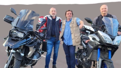 Die beiden neuen Moderatoren Host Bauer links, Markus Dorschner rechts und der Vorstand der Gebietsverkehrswacht Reinhold Ziermeier Mitte. (Bild: Reinhold Ziermeier)