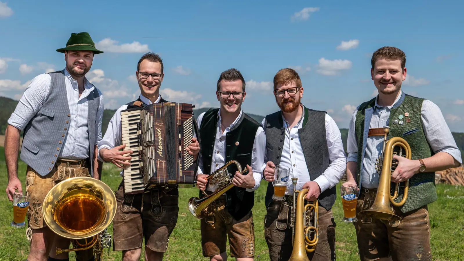Die Rüscherl Muse aus Pleystein. Seit inzwischen 10 Jahren ein Garant für schwungvolle Tanzlmuse aus der Oberpfalz.  (Bild: Lisa Singer)