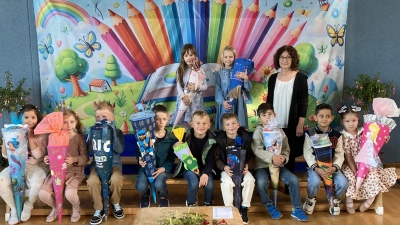 Klasse 1a der Albert-Schweitzer-Schule mit Klassenlehrerin Frau Evi Biller (Bild: Petra Bayer)