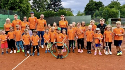 Unsere trainingsfleißigen Kinder mit Jugend- und Trainerteam (Bild: Christoph Janota)