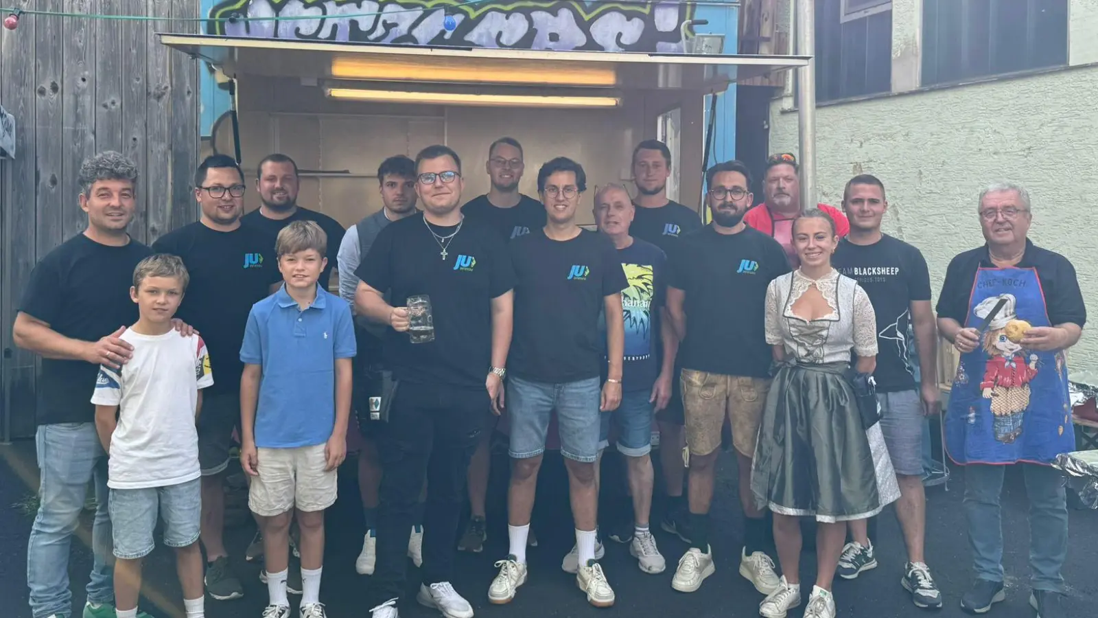 JU-Helferteam zu Beginn des Festes (Bild: Anton Dutz)